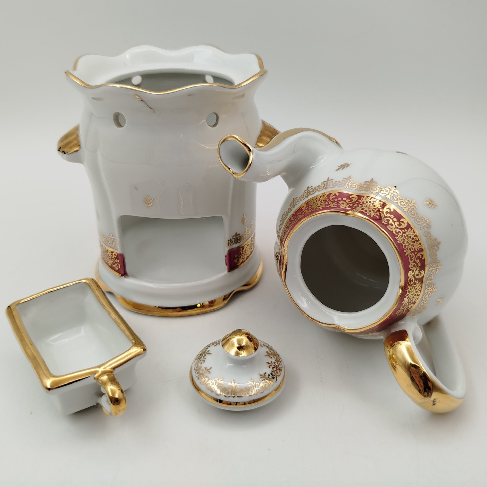 Тизаньер, украшенный изображением Наполеона Бонапарта, Porcelaine de luxe, фарфор, деколь, золочение, Франция, 1970-1990 гг.