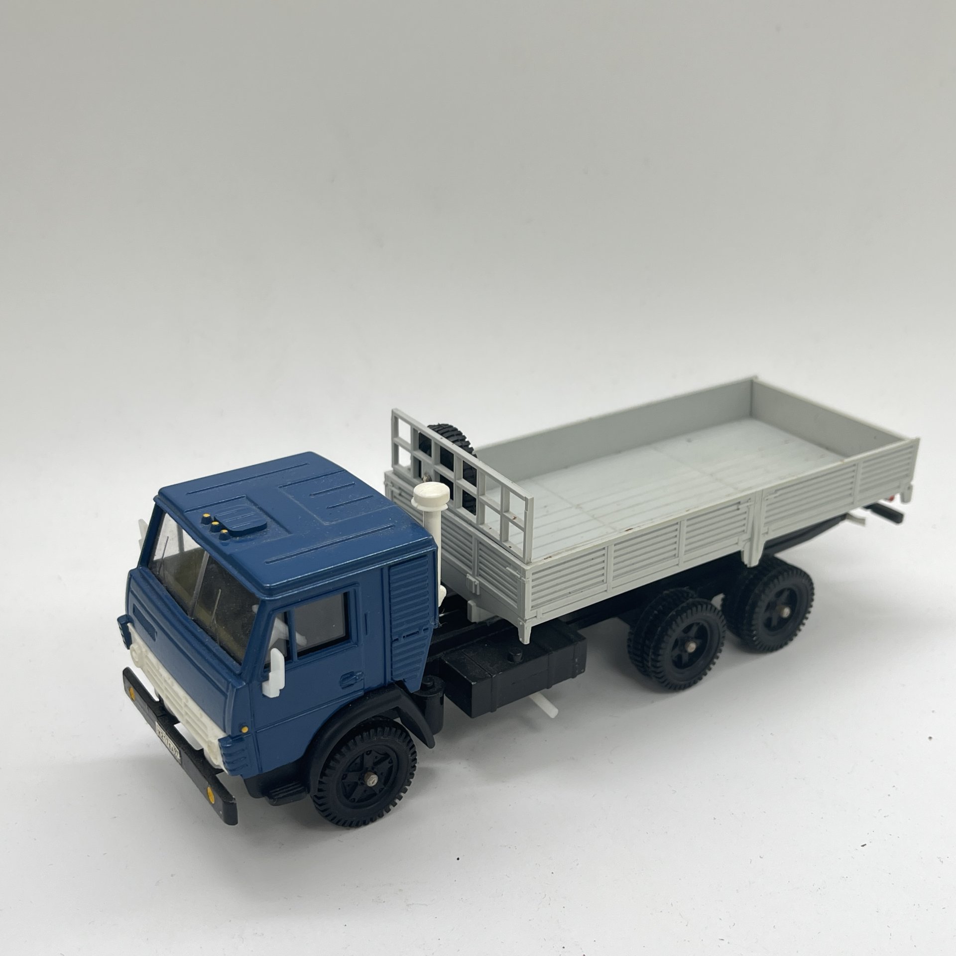 Модель автомобиля "КАМАЗ 5320"