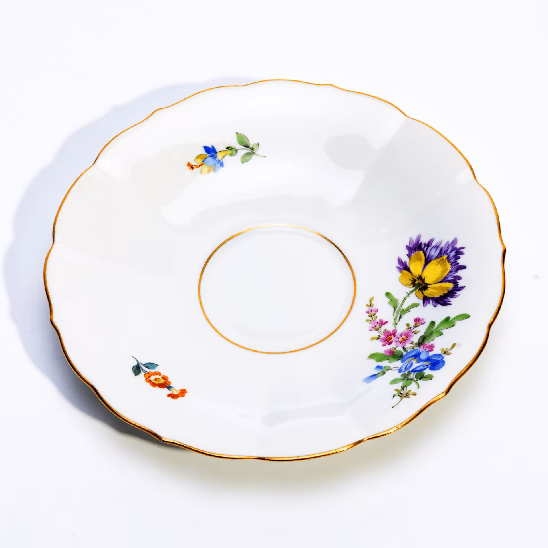 Блюдце с цветочным декором, фарфор, роспись, золочение, Meissen porcelain manufactory (Мейсен), Германия, 1956 г., Meissen (Мейсенский фарфор)