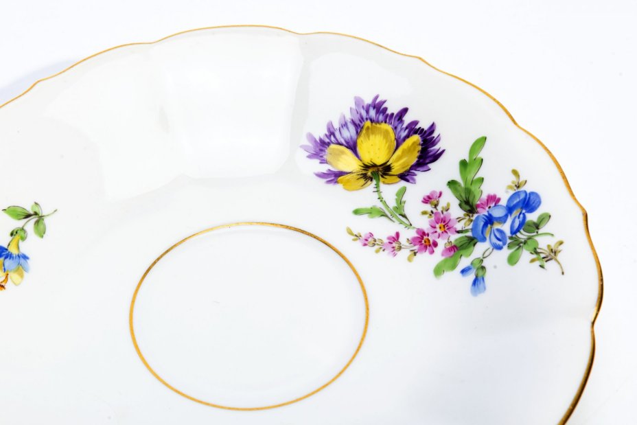 Блюдце с цветочным декором, фарфор, роспись, золочение, Meissen porcelain manufactory (Мейсен), Германия, 1956 г., Meissen (Мейсенский фарфор)