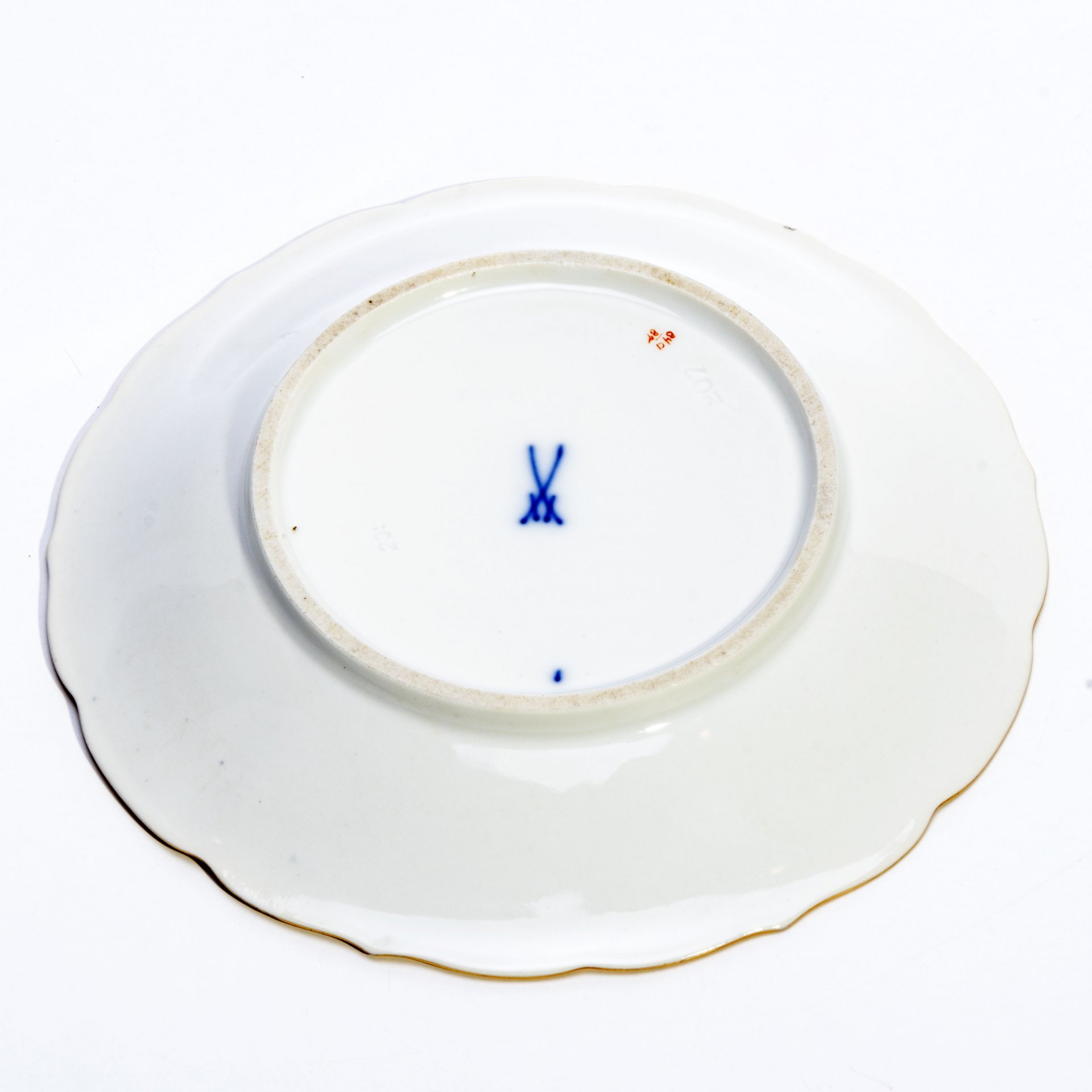 Блюдце с цветочным декором, фарфор, роспись, золочение, Meissen porcelain manufactory (Мейсен), Германия, 1956 г., Meissen (Мейсенский фарфор)