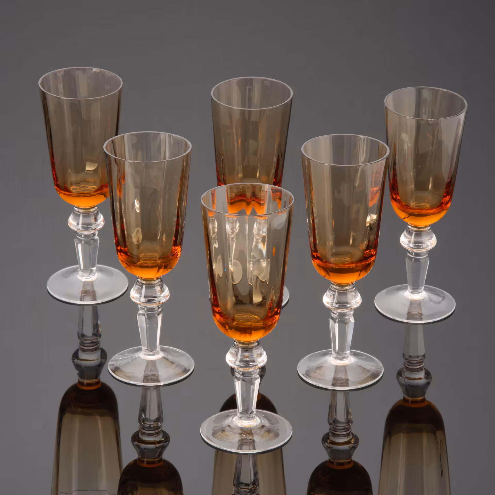 Набор из шести фужеров янтарного цвета — фото 1