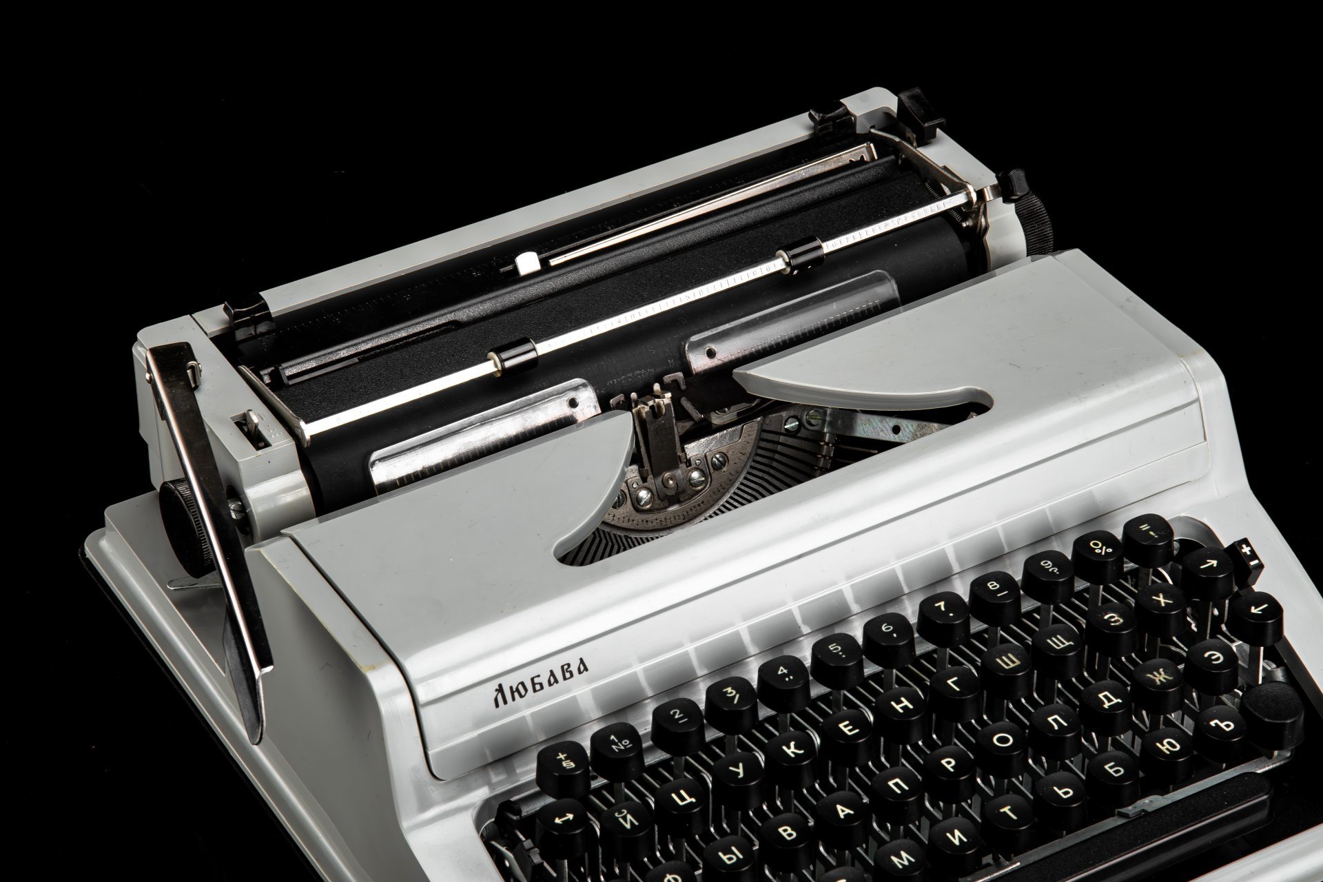 Машинка печатная портативная "Любава" серого цвета, в кофре