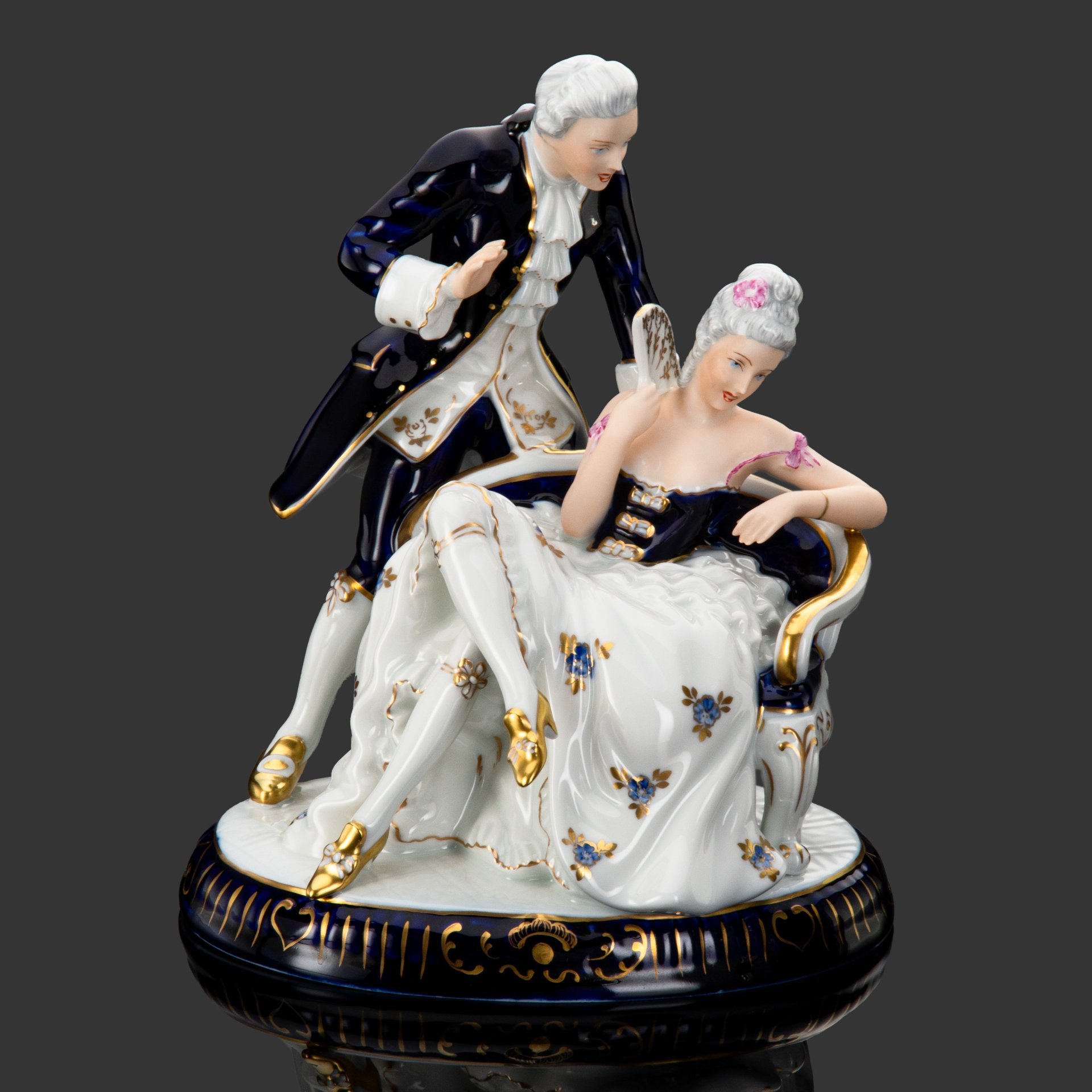 Статуэтка "Дама и кавалер", фарфор, роспись, золочение, Royal Dux, Чехия, 1993-2010 гг., Royal Dux