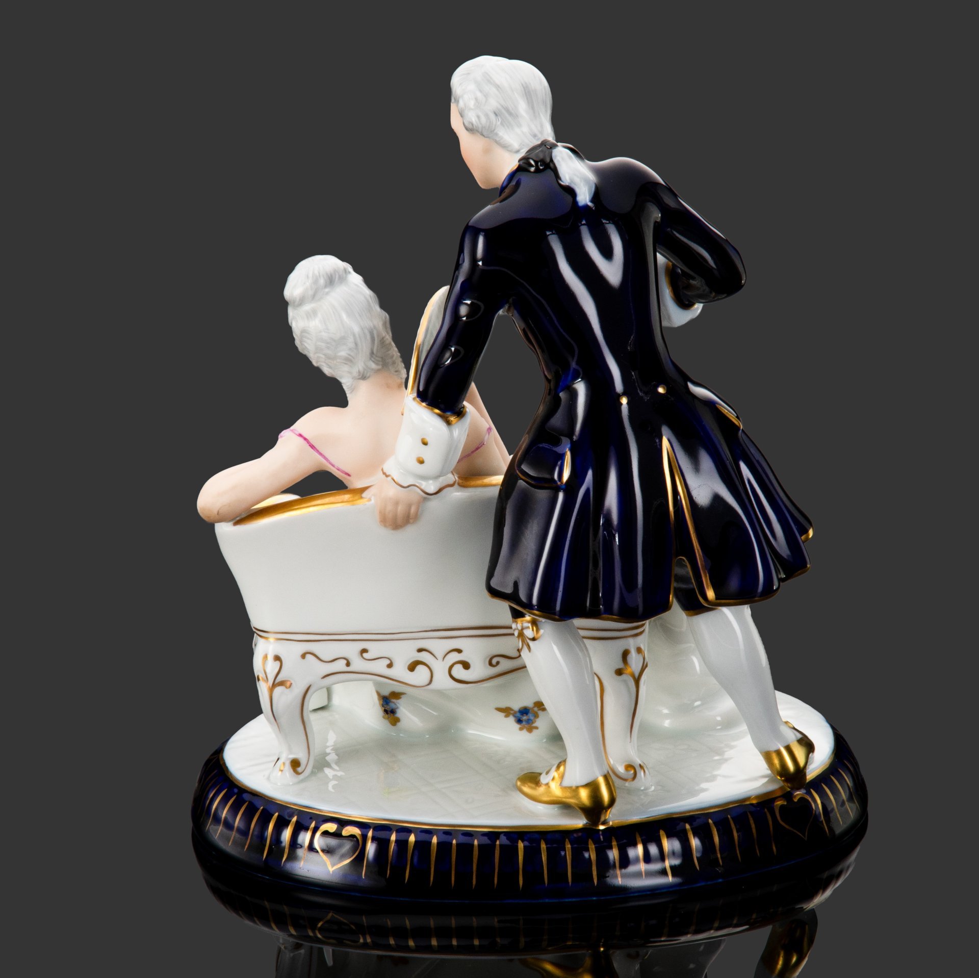 Статуэтка "Дама и кавалер", фарфор, роспись, золочение, Royal Dux, Чехия, 1993-2010 гг., Royal Dux