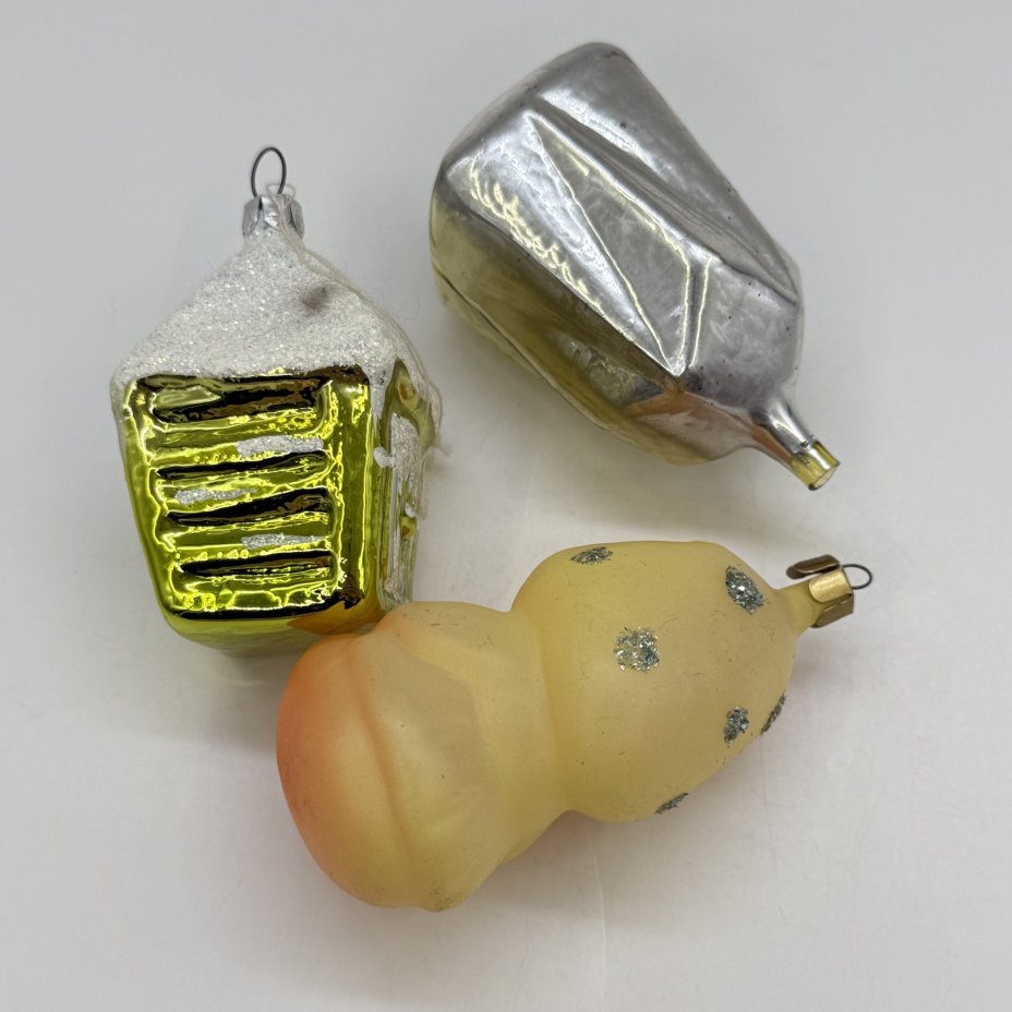 Набор из 3-х ёлочных игрушек разных форм, стекло, металл, краска, СССР, 1970-1990 гг.