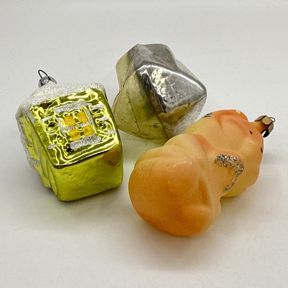 Набор из 3-х ёлочных игрушек разных форм, стекло, металл, краска, СССР, 1970-1990 гг.
