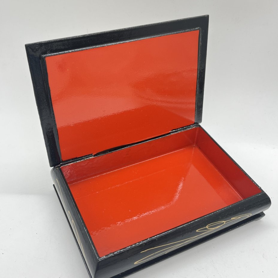 Шкатулка с изображением щенков