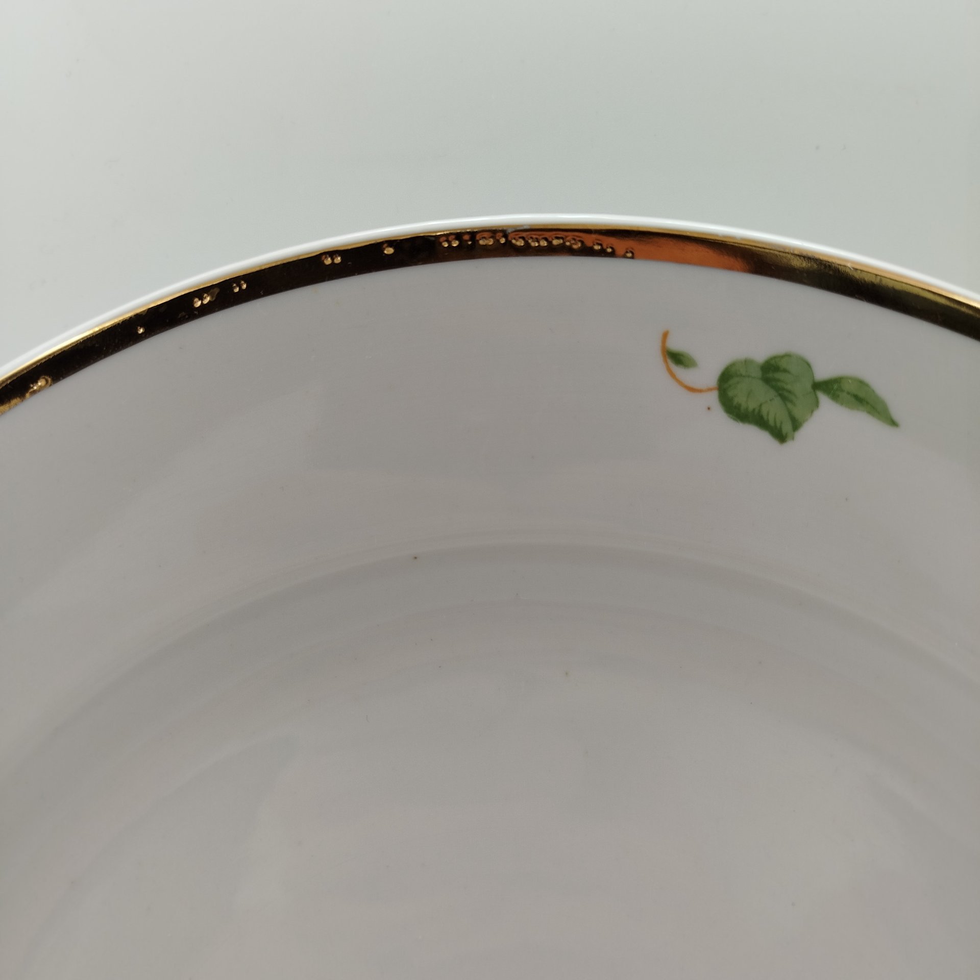 Блюдо круглой формы "Сирень"