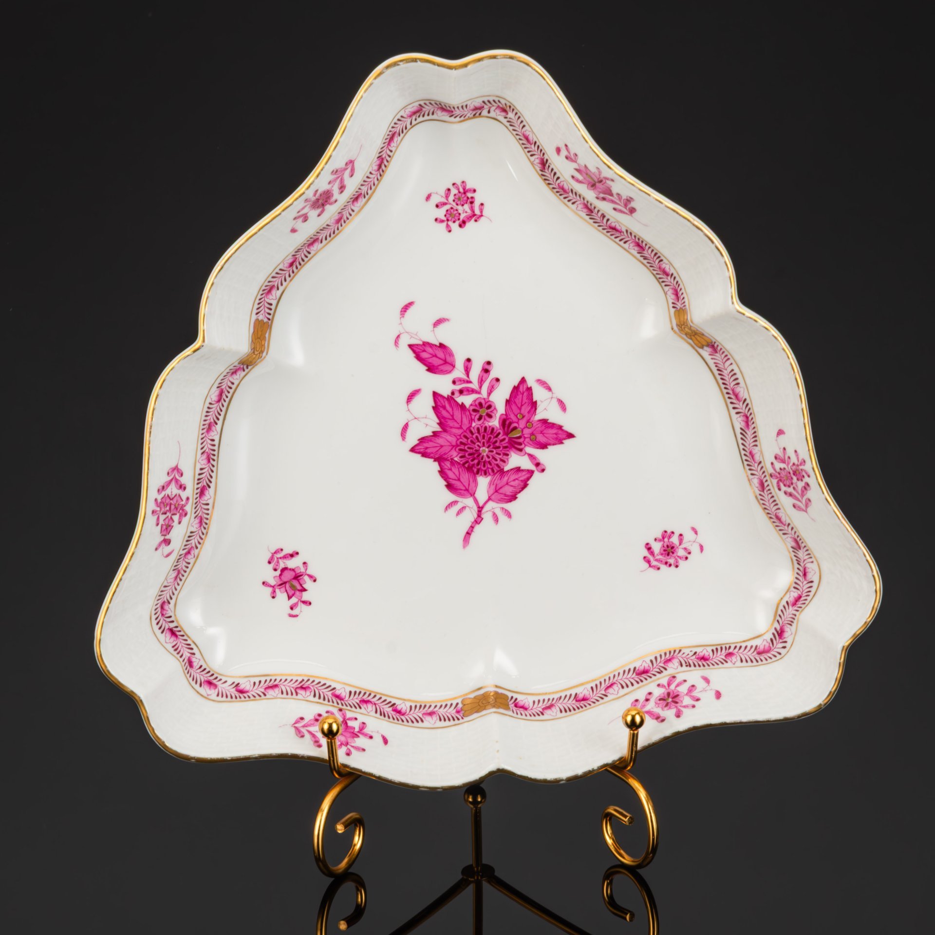 Блюдо сервировочное, выполненное в фирменном дизайне "Chinese Bouquet/Apponyi Purpur", Herend (Херенд)