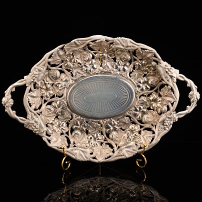 Блюдо (фруктовница, сухарница) с декоративным бортом в виде крыжовника и винограда, латунь, Schiffers & Co. (А.Б. Шифферс и Ко), Российская империя, 1907-1920 гг.