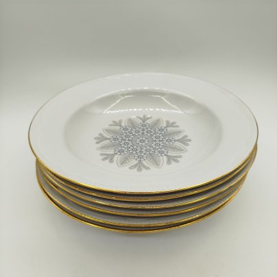 Набор из шести суповых тарелок с растительным декором, фарфор, деколь, золочение, Минский фарфорово-фаянсовый завод, СССР, 1968-1983 гг.