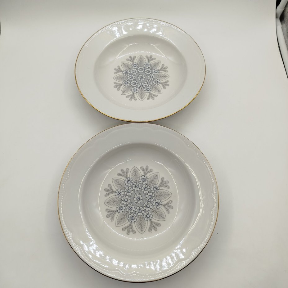 Набор из шести суповых тарелок с растительным декором, фарфор, деколь, золочение, Минский фарфорово-фаянсовый завод, СССР, 1968-1983 гг.