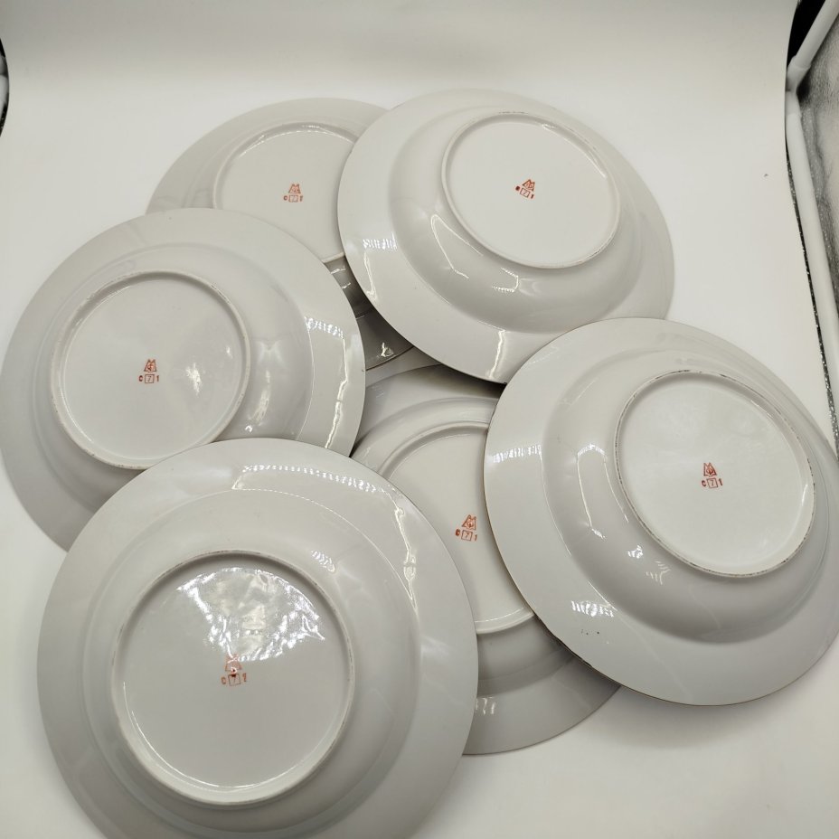 Набор из шести суповых тарелок с растительным декором, фарфор, деколь, золочение, Минский фарфорово-фаянсовый завод, СССР, 1968-1983 гг.