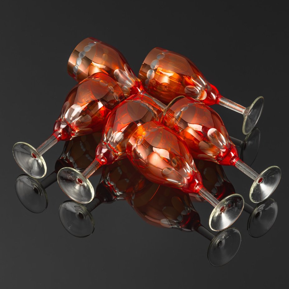 Набор из шести фужеров (бокалов) красного оттенка с декором в виде линз, завод "Красный май" (предположительно)