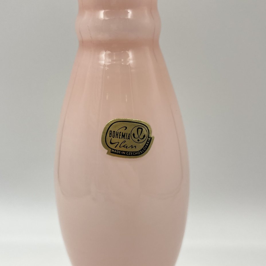 Ваза розового оттенка с фестончатым бортом, цветное стекло, Bohemia Crystal (Bohemia Glass), Чехословакия, 1970-1990 гг.