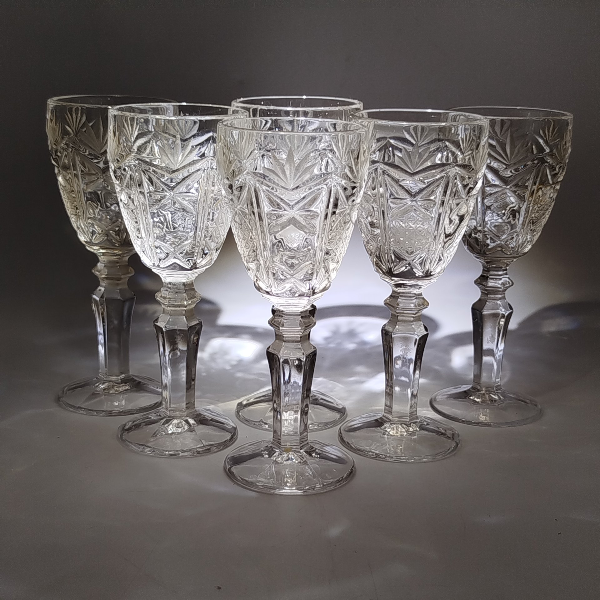 Набор из 6-ти рюмок с резным декором, стекло, алмазная грань, СССР, 1970-1990 гг.