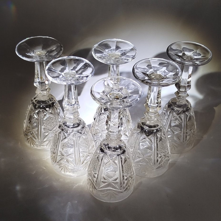 Набор из 6-ти рюмок с резным декором