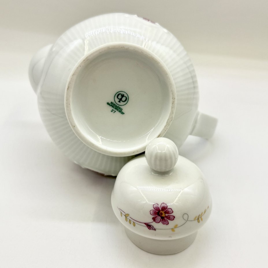 Кофейник с цветочным декором, фарфор, деколь, золочение, Colditz (Кольдиц), ГДР, 1960-1990 гг.