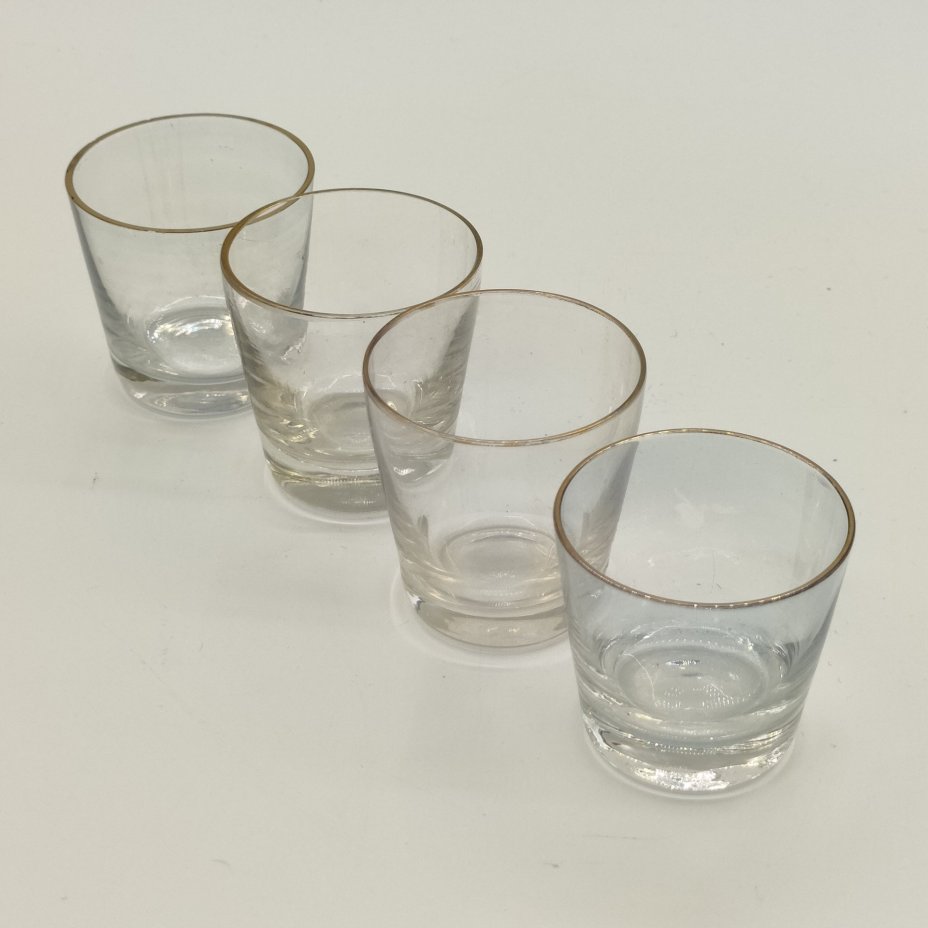 Набор из 4-х стопок лаконичной формы для крепких напитков