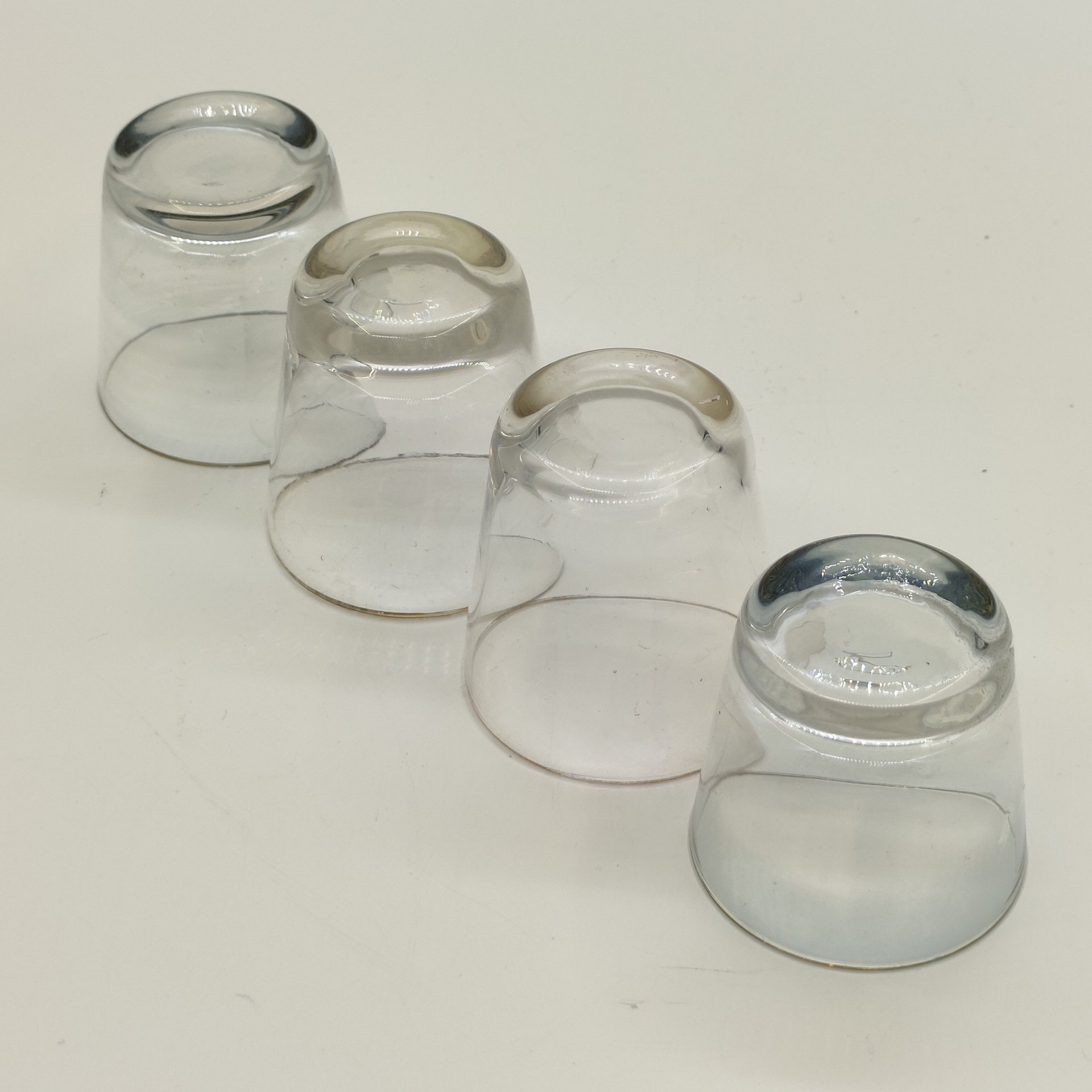 Набор из 4-х стопок лаконичной формы для крепких напитков, стекло, золочение, СССР, 1970-1990 гг.