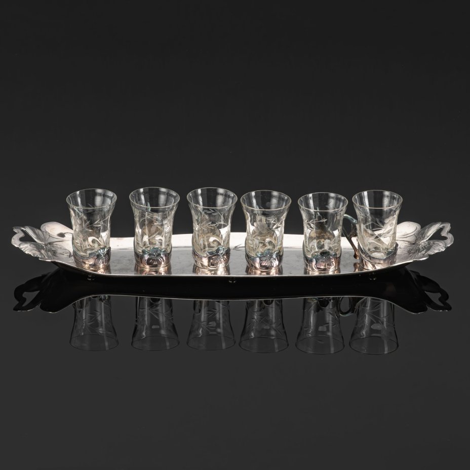 Набор для подачи спиртных напитков в стиле модерн (рюмки в металлической оплетке на 6 персон на подносе), металл, серебрение, стекло, гравировка, Christofle, Франция, 1900-1920 гг.
