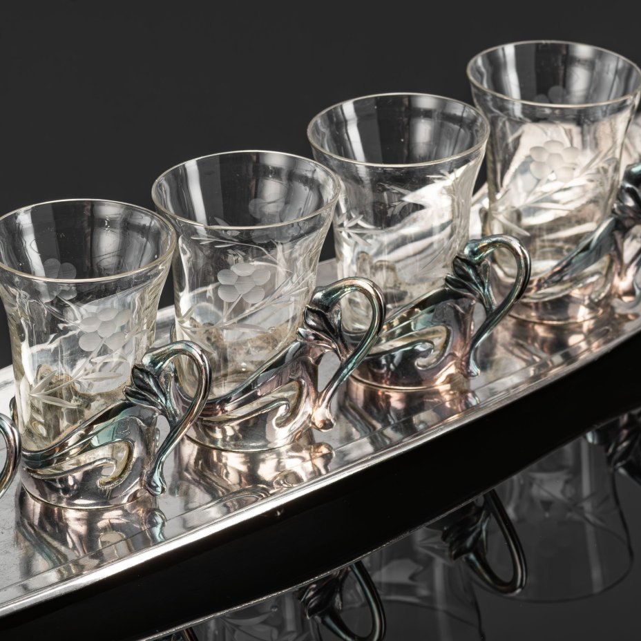 Набор для подачи спиртных напитков в стиле модерн (рюмки в металлической оплетке на 6 персон на подносе), металл, серебрение, стекло, гравировка, Christofle, Франция, 1900-1920 гг.