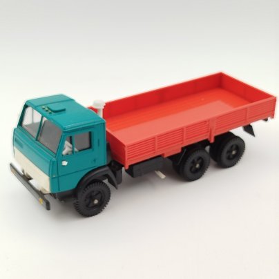 Модель автомобиля "Камаз-5320" (1:43)
