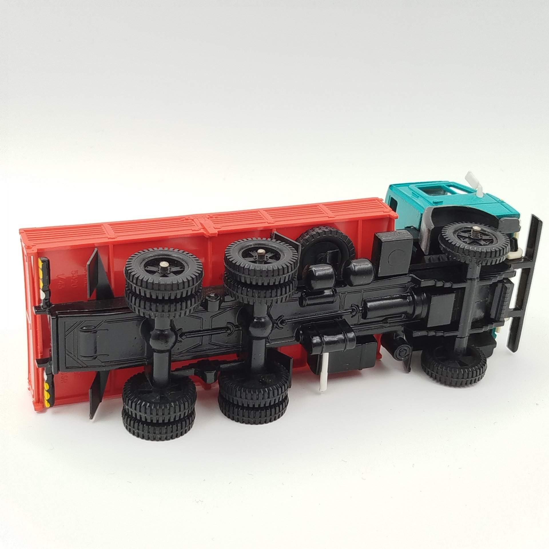 Модель автомобиля "Камаз-5320" (1:43)