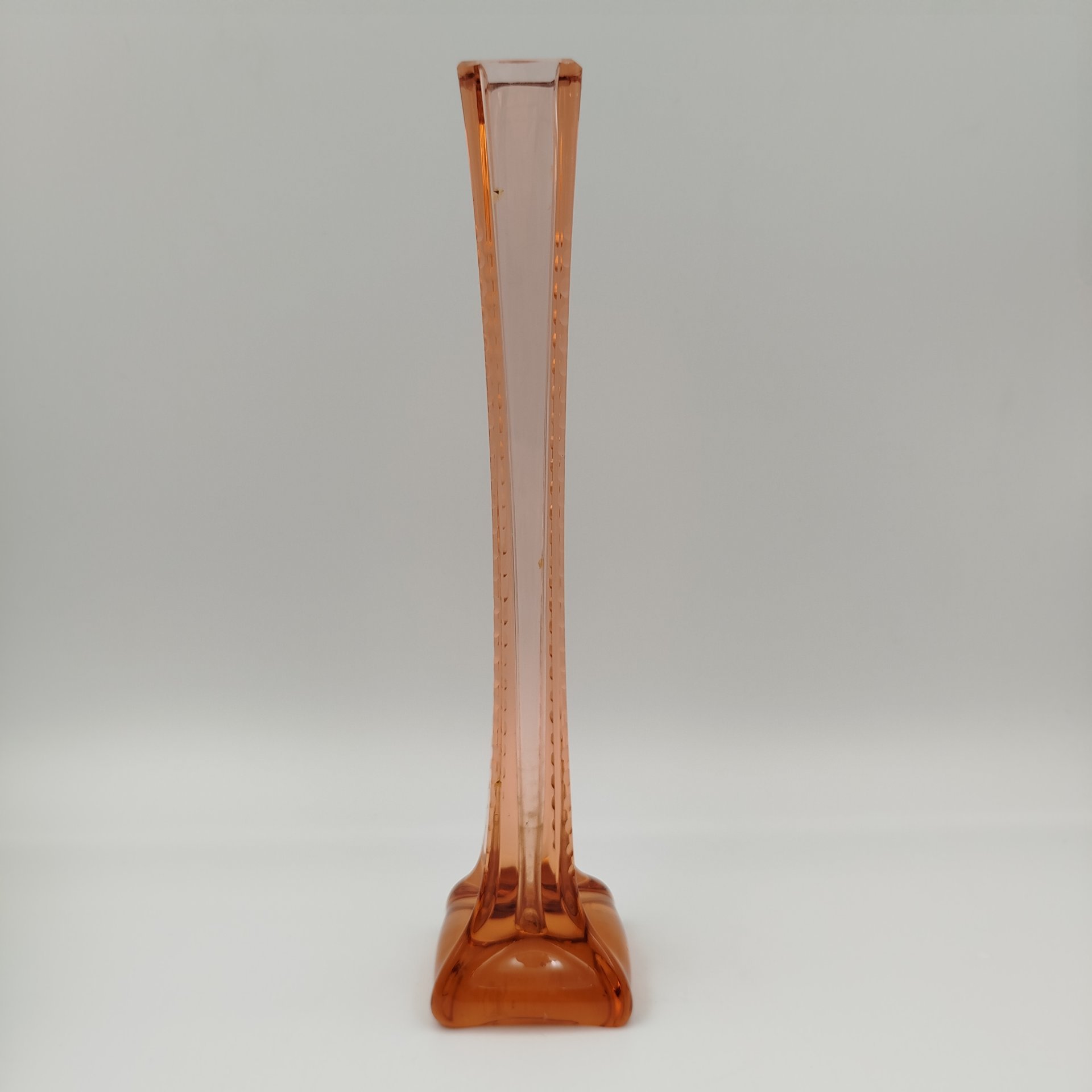 Ваза формы "Берц" карамельного оттенка (малая), стекло, выдувание, СССР, 1930-1950 гг.