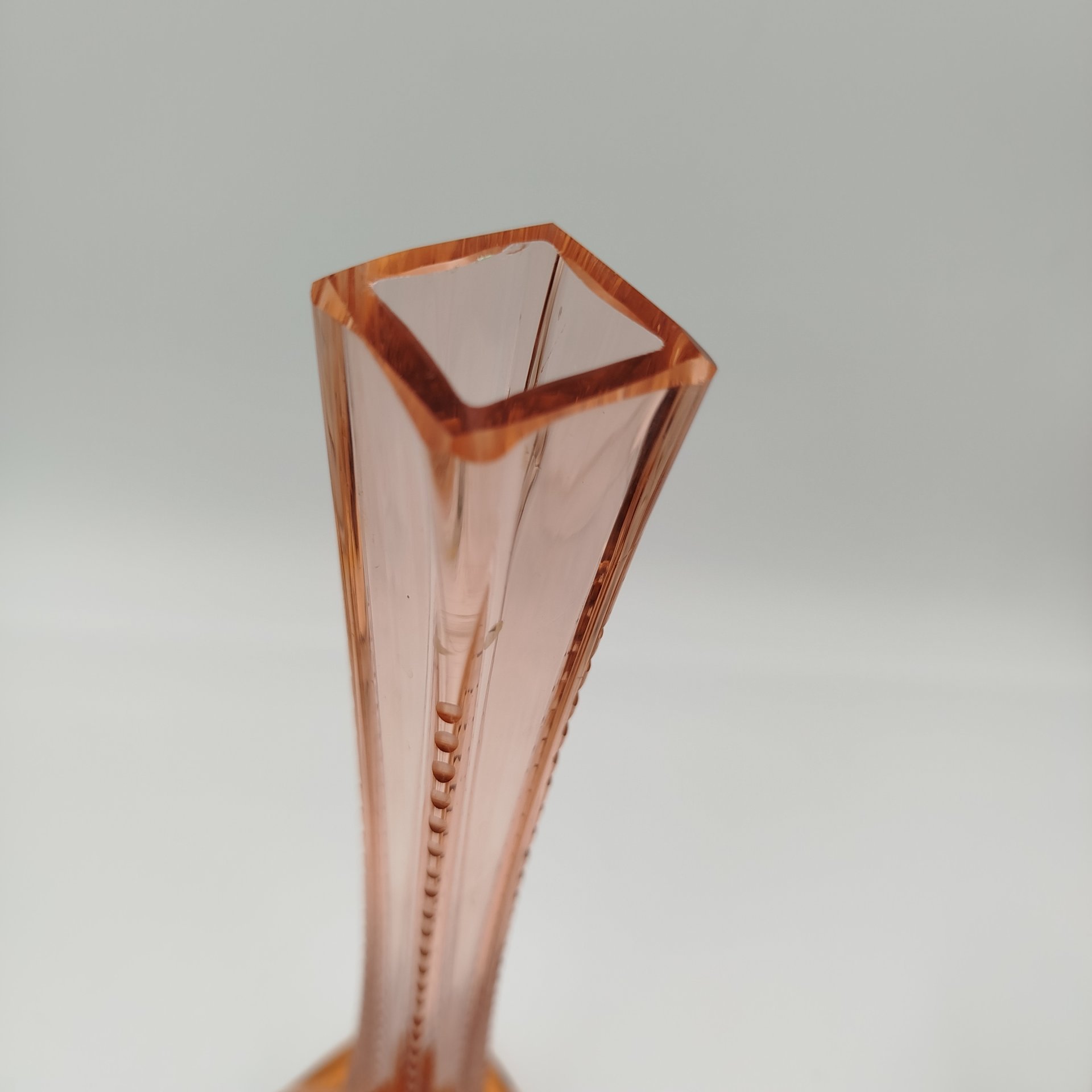 Ваза формы "Берц" карамельного оттенка (малая), стекло, выдувание, СССР, 1930-1950 гг.