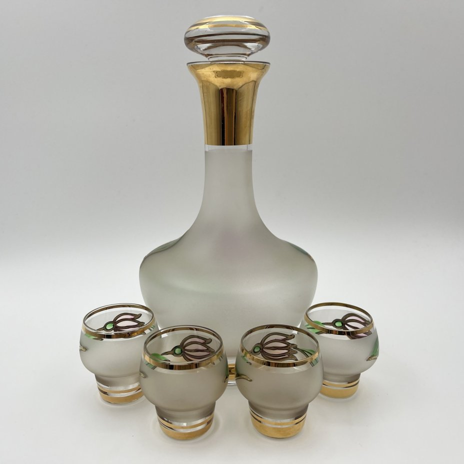 Набор для подачи крепких напитков на 4 персоны с цвекточным декором, стекло, роспись, золочение, Чехословакия, 1970-1990 гг.