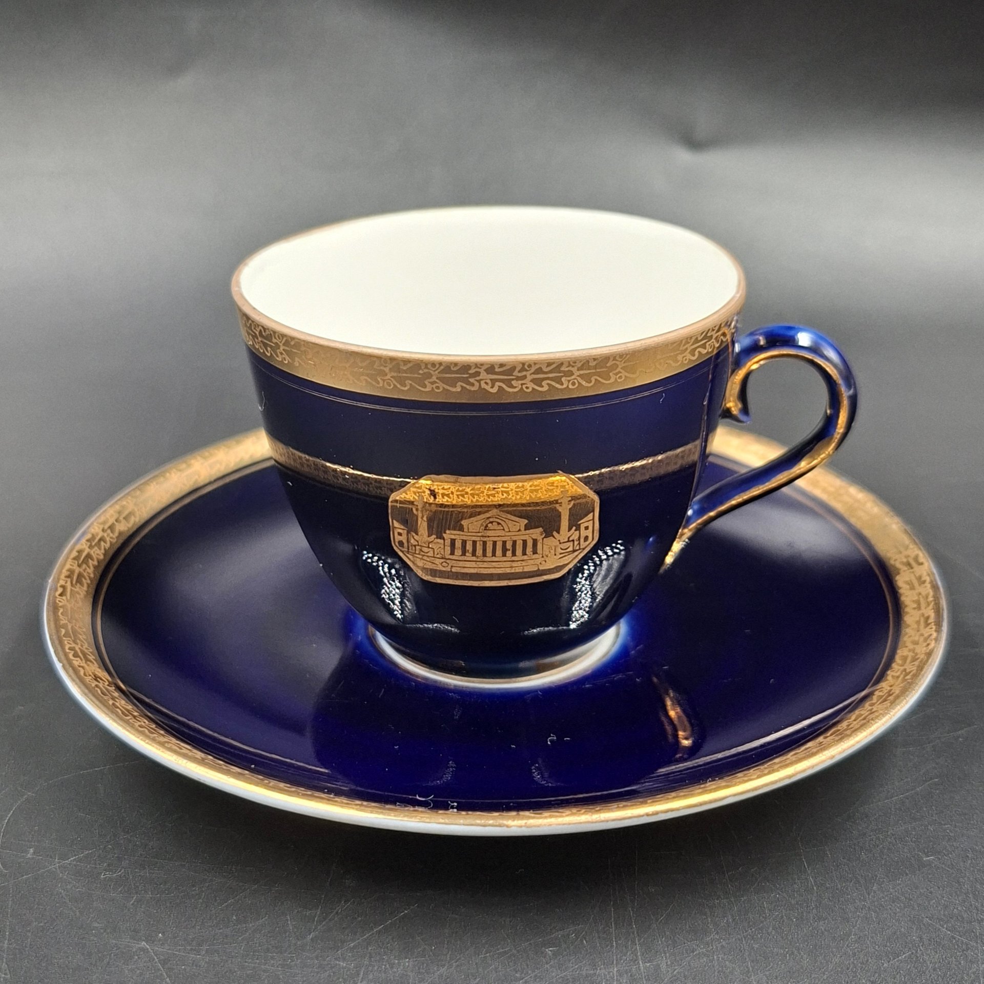 Пара кофейная "Ленинград", фарфор, крытье кобальтом, золочение, Ленинградский фарфоровый завод (ЛФЗ), СССР, 1950-1970 гг.