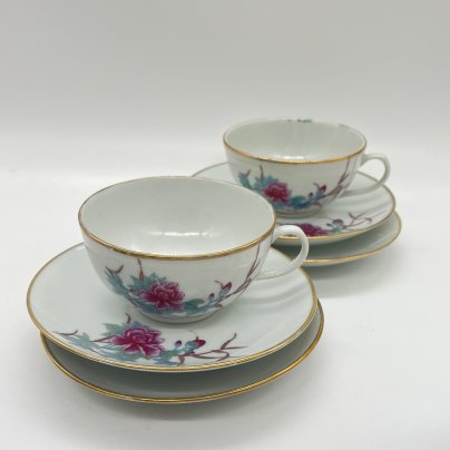 Набор из 2  чайных пар и 2 блюдец с цветочным декором, фарфор, деколь, золочение, Китай, 1970-1980 гг.