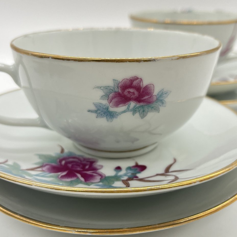 Набор из 2  чайных пар и 2 блюдец с цветочным декором, фарфор, деколь, золочение, Китай, 1970-1980 гг.