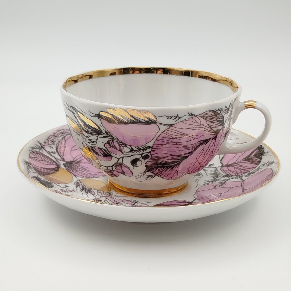 Чайная пара "Мой сад" в розовом оттенке, (из серии "Времена года"), форма "Тюльпан", автор формы С.Е. Яковлева, автор росписи Н.П. Славина