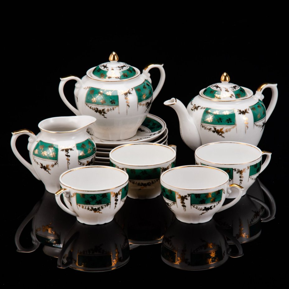 Чайный сервиз на 4 персоны "Золотая вязь" на изумрудном оттенке, фарфор, крытье, золочение, Барановский фарфоровый завод, СССР, 1950-1960 гг.