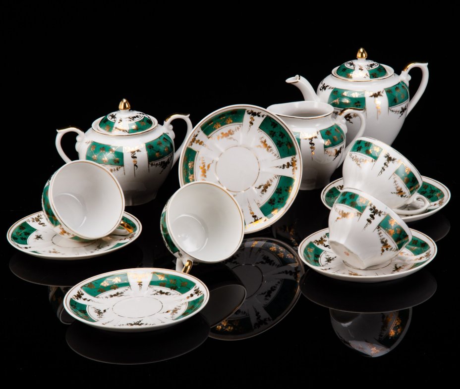 Чайный сервиз на 4 персоны "Золотая вязь" на изумрудном оттенке, фарфор, крытье, золочение, Барановский фарфоровый завод, СССР, 1950-1960 гг.