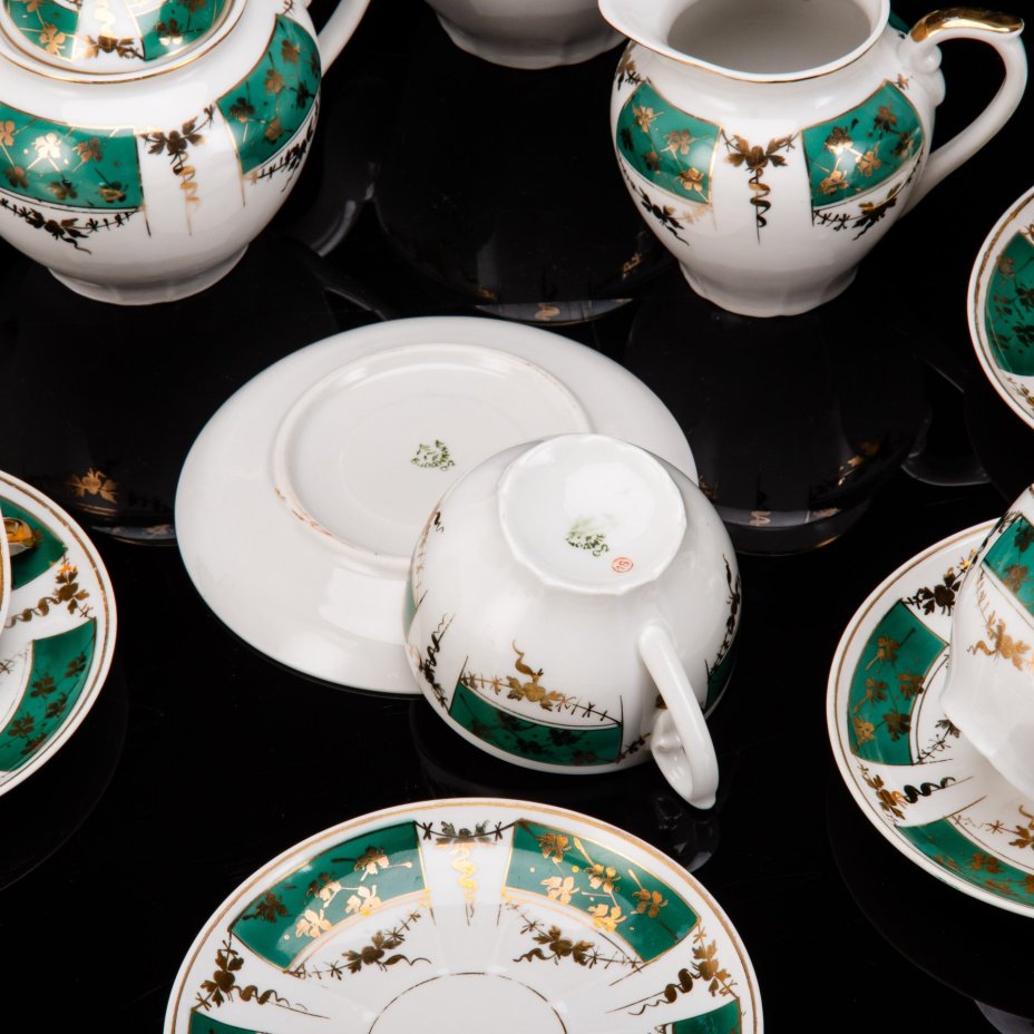 Чайный сервиз на 4 персоны "Золотая вязь" на изумрудном оттенке, фарфор, крытье, золочение, Барановский фарфоровый завод, СССР, 1950-1960 гг.