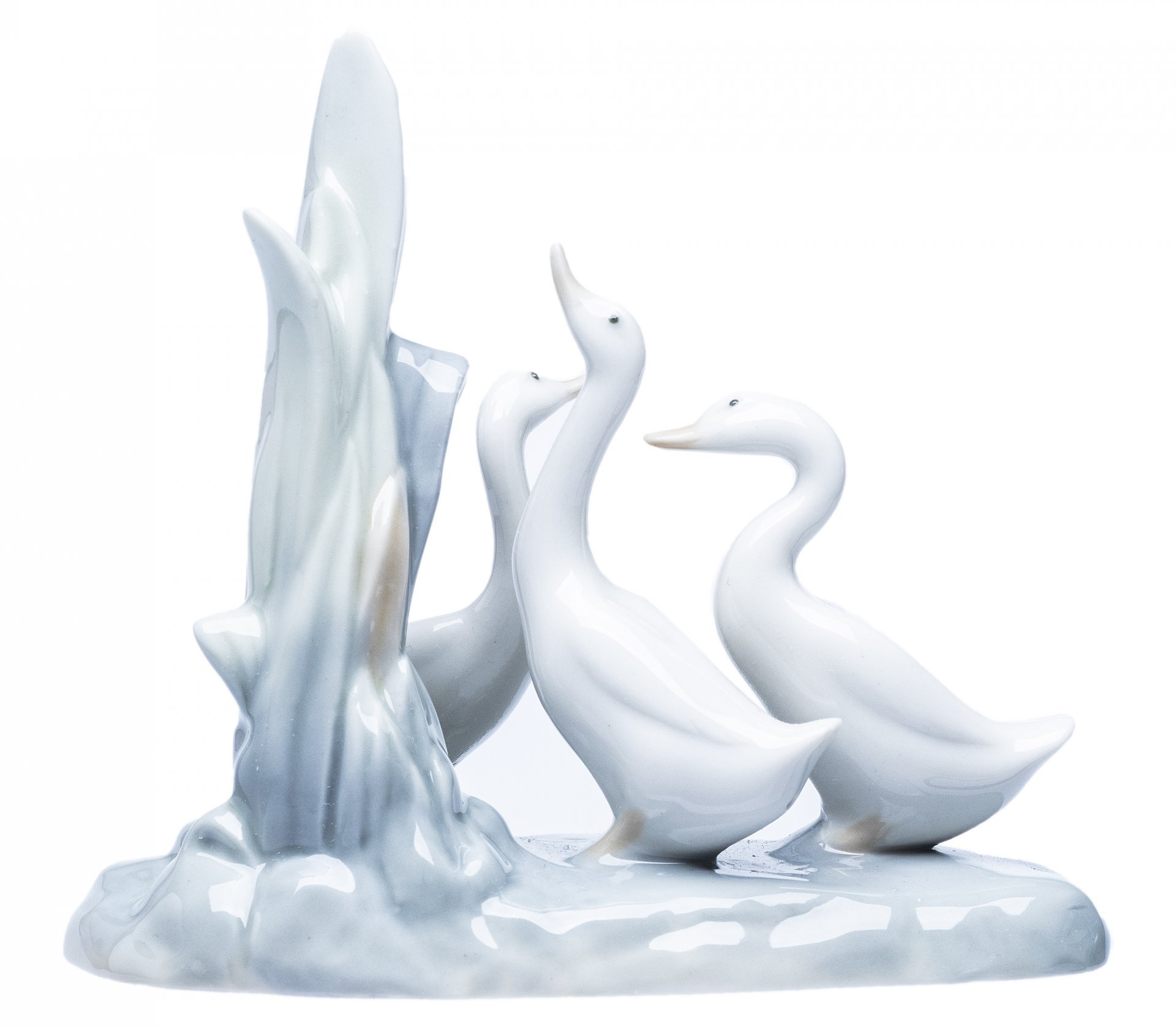 Статуэтка "Три гуся", фарфор, роспись, мануфактура "NАО porcelain", Испания, 1978-1988 гг.