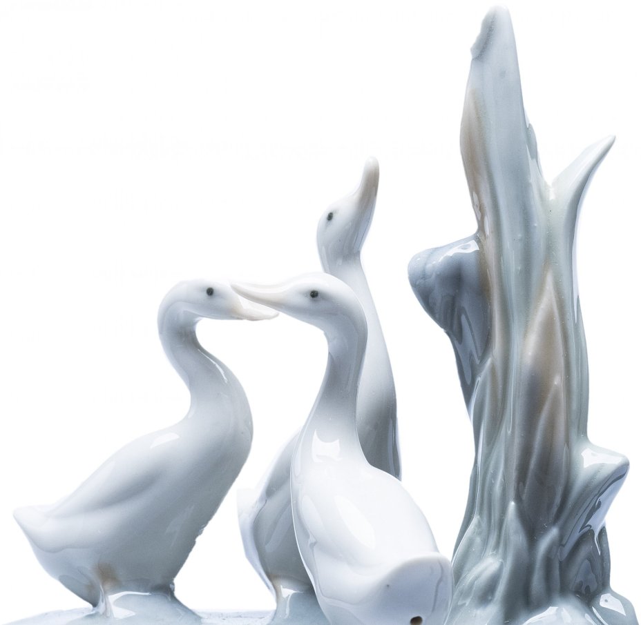 Статуэтка "Три гуся", фарфор, роспись, мануфактура "NАО porcelain", Испания, 1978-1988 гг.