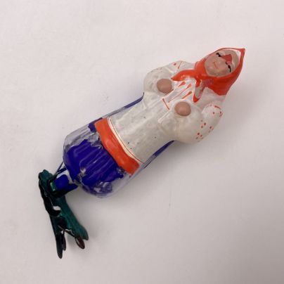 Игрушка елочная на прищепке  "Старуха" из коллекционной серии по мотивам сказки А.С. Пушкина "Сказка о рыбаке и рыбке", стекло, роспись, металл, Завод стеклянных ёлочных украшений и оптических изделий, г. Москва, СССР, 1950-1960 гг.