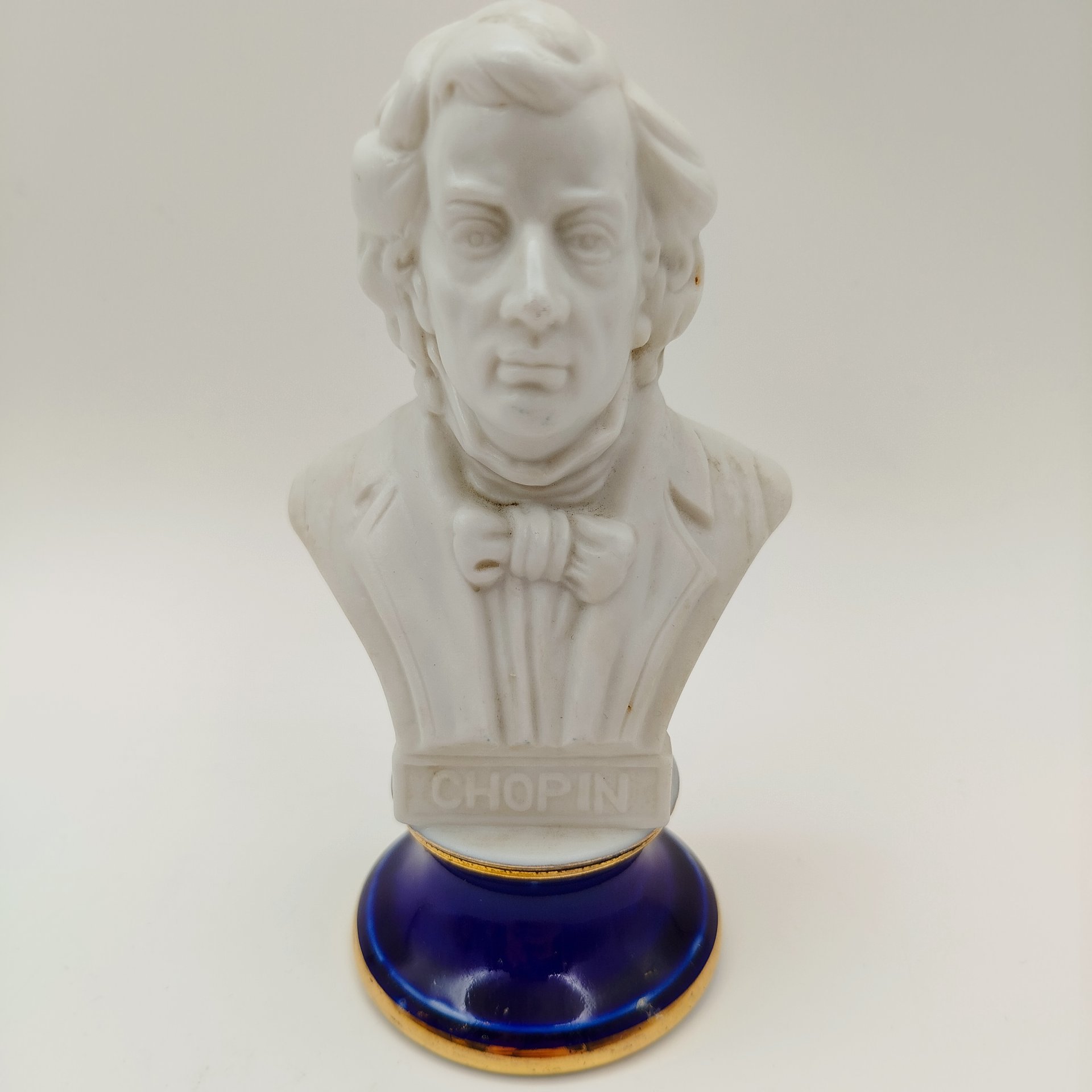 Бюст "Фредерик Шопен", бисквит, крытье кобальтом, золочение, Азия, 1980-2000 гг.