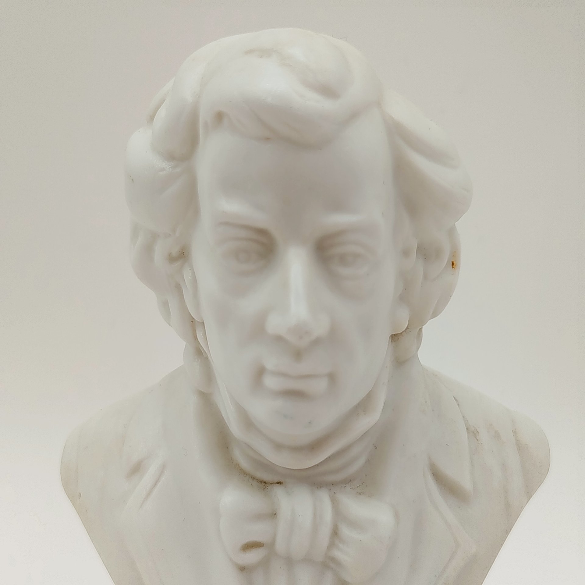 Бюст "Фредерик Шопен", бисквит, крытье кобальтом, золочение, Азия, 1980-2000 гг.