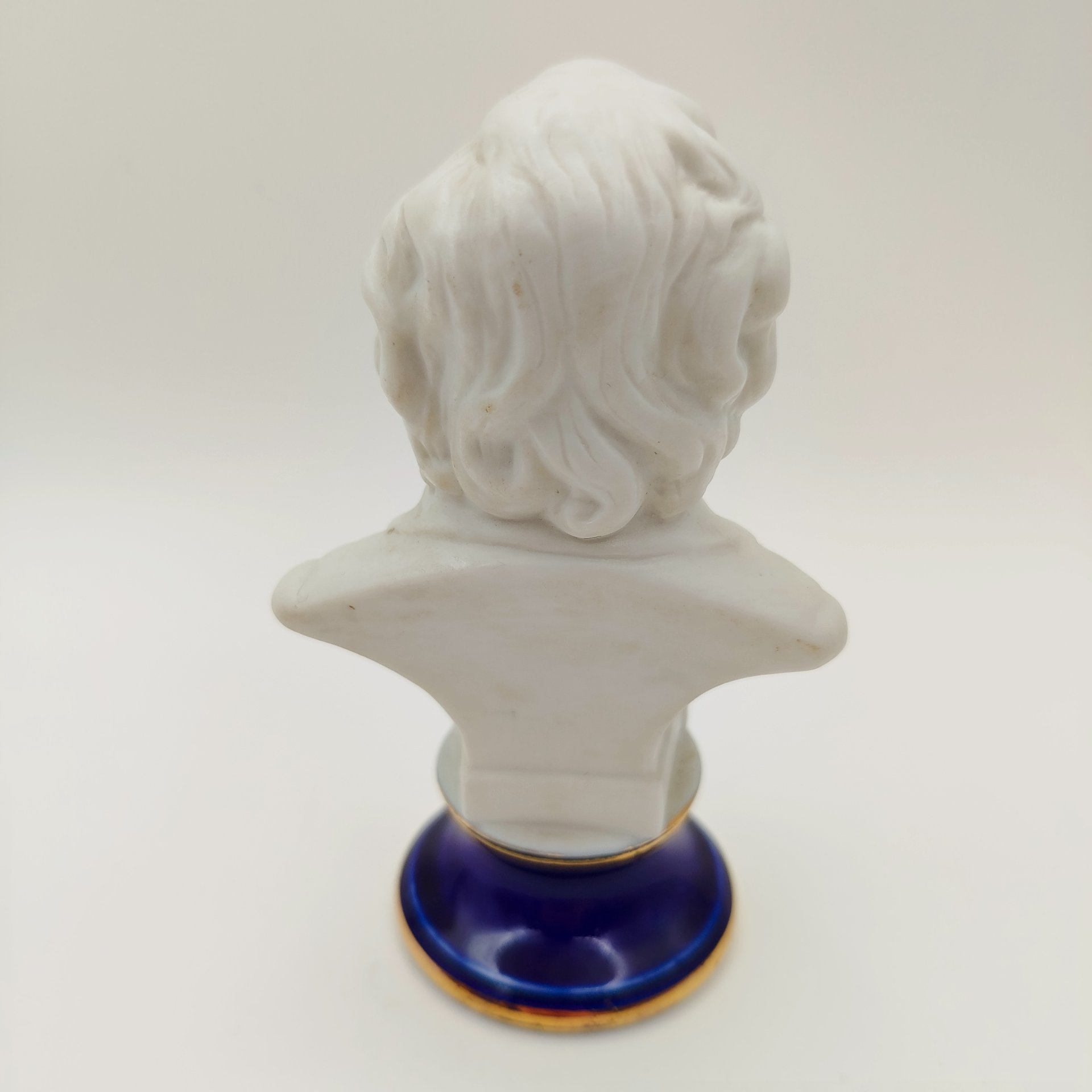 Бюст "Фредерик Шопен", бисквит, крытье кобальтом, золочение, Азия, 1980-2000 гг.