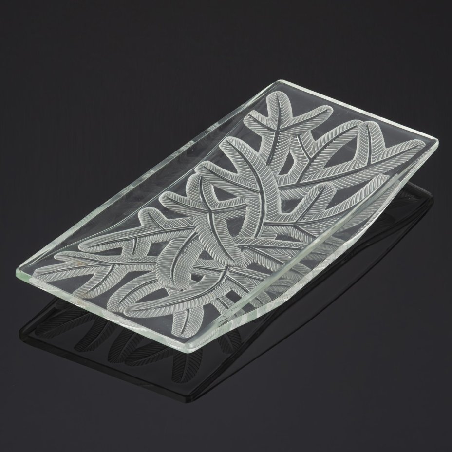 Фруктовница с рельефным матовым декором в виде еловых веток, Verlys (?), стекло, инталия, матирование, Франция, 1920-1930 гг.