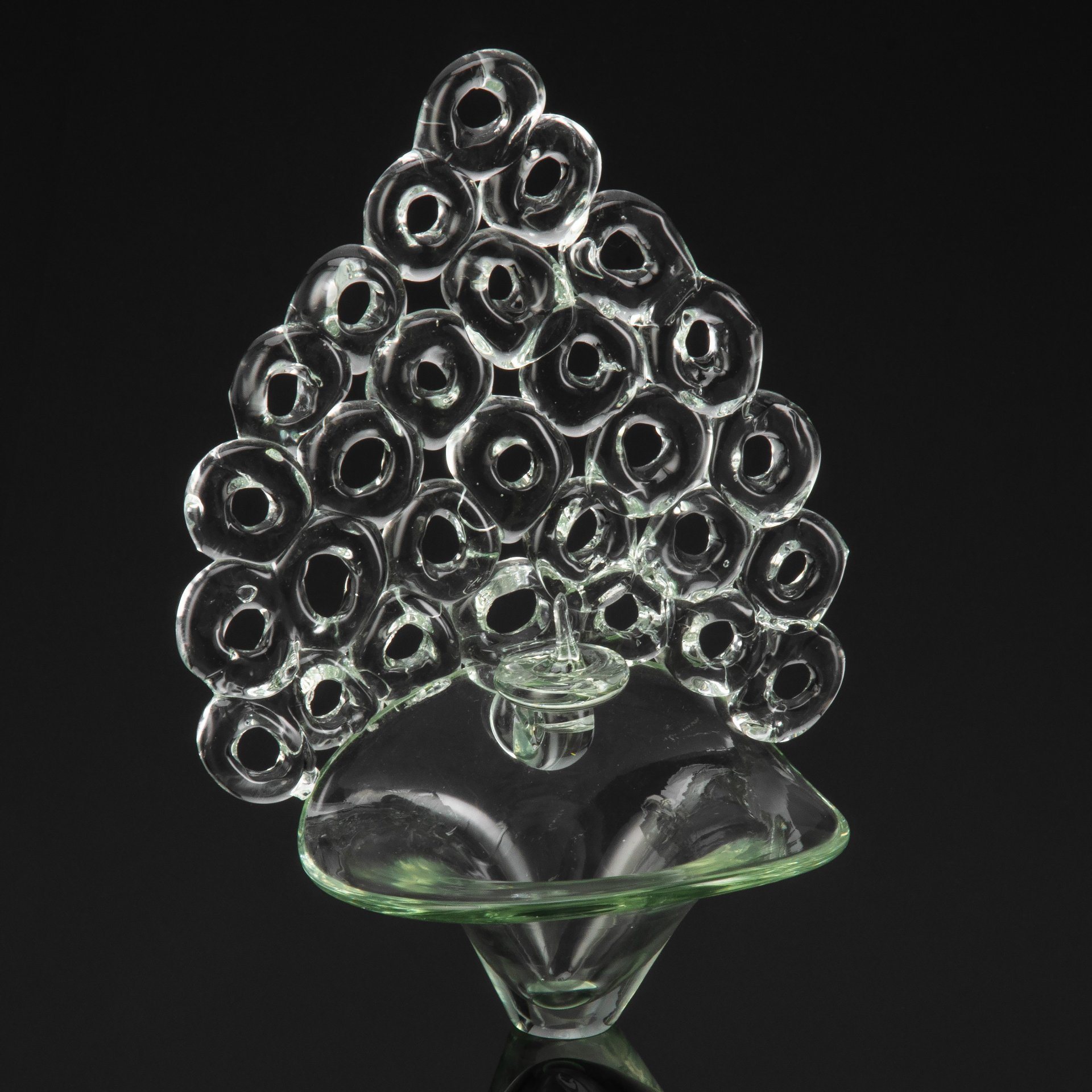 Подсвечник настенный с декоративными округлыми элементами, автор Мери Евгения Андреевна (?), стекло, гутная техника, СССР, 1970-1990 гг.