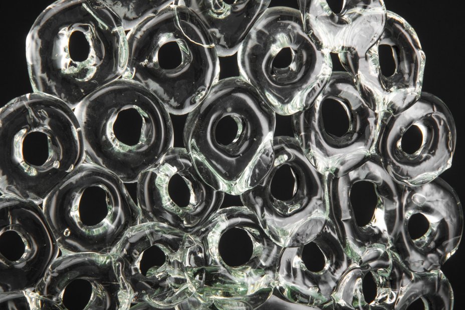 Подсвечник настенный с декоративными округлыми элементами, автор Мери Евгения Андреевна (?)