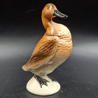 Статуэтка «Утка», фарфор, роспись, Астраханский фарфоровый завод «Сциталис», Российская Федерация, 1992-2015 гг.