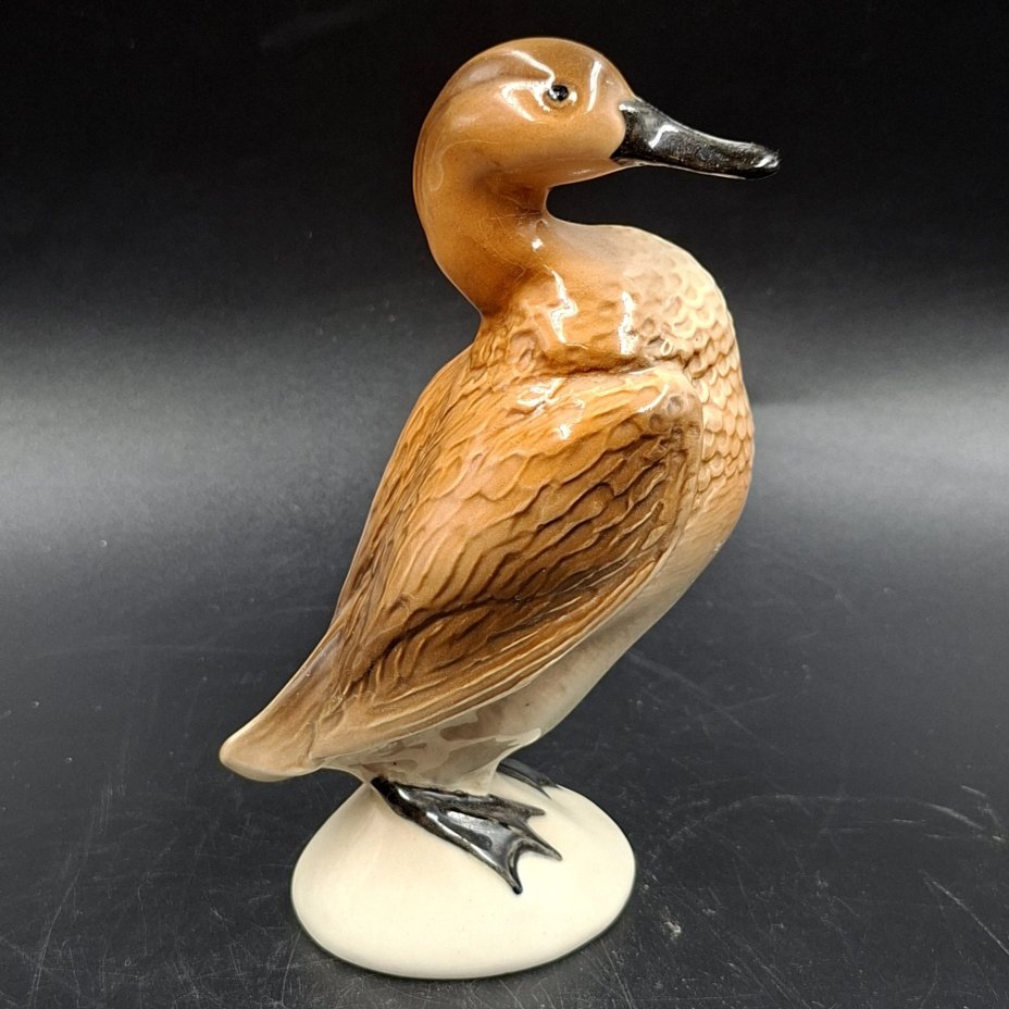 Статуэтка «Утка», фарфор, роспись, Астраханский фарфоровый завод «Сциталис», Российская Федерация, 1992-2015 гг.